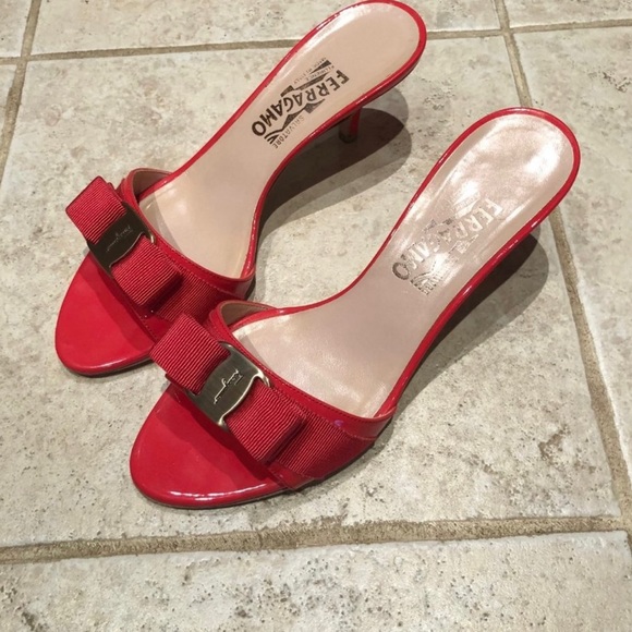 red Salvatore Fragammo sandal - Picture 3 of 5